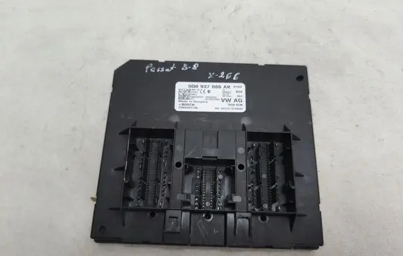 Volkswagen PASSAT B8 Comfort/convenience module 5Q0937086AK