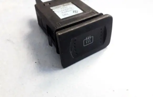Volkswagen Golf IV Windscreen/window heater switch 1J0959621C
