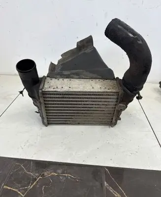 Audi A4 S4 B5 8D Intercooler radiator LR01402007