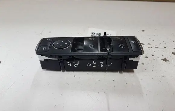 Mercedes-Benz C W204 Electric window control switch 10021550 A2049055302