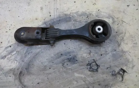 Suzuki Vitara (LY) Gearbox mounting bracket 0204829788