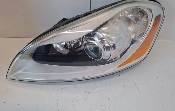 Volvo XC60 Headlight/headlamp 30763135 89902826