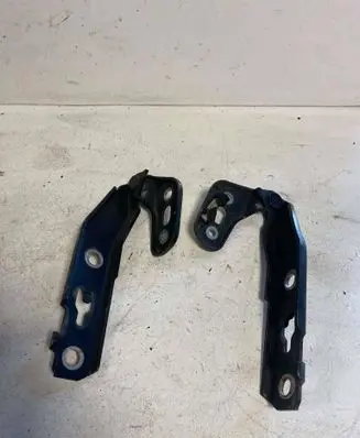 Audi A6 S6 C6 4F Engine bonnet/hood hinges 4F0823301 4F0823302