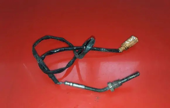 Volkswagen Polo V 6R Exhaust gas temperature sensor 03P906088D