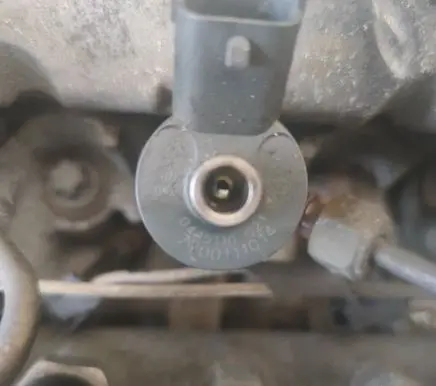 Renault Megane I Fuel injector 0445110021 7700111014