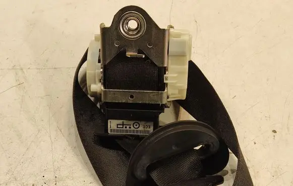 BMW 1 E81 E87 Front seatbelt 340032683 030407 220520