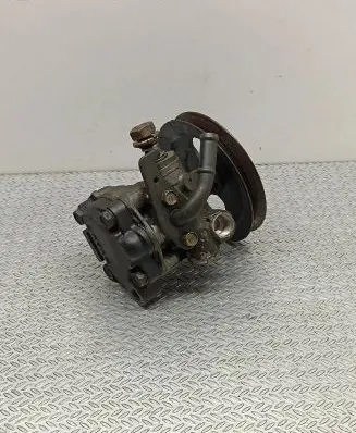 Mitsubishi Colt Power steering pump 1121