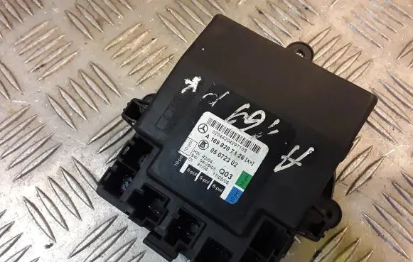 Mercedes-Benz A W169 Door control unit/module 1698207126 A1698207126