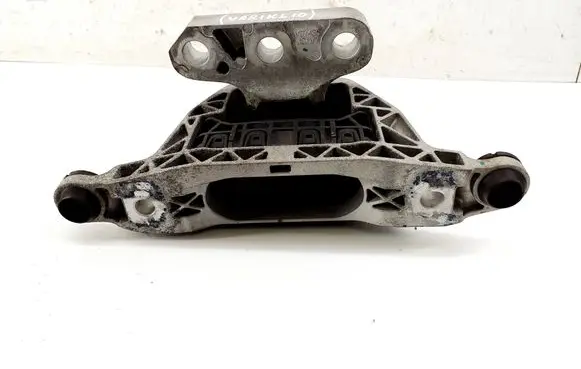 Opel Insignia B Engine mount bracket 84240118