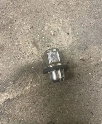 Toyota Prius+ (ZVW40) Nuts/bolts 
