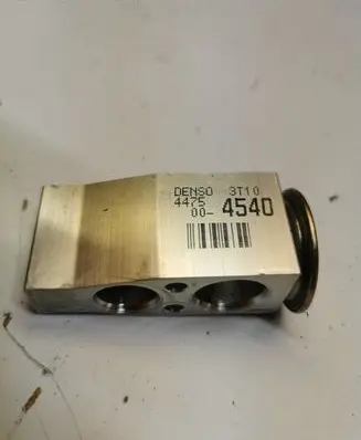 Air conditioning (A/C) expansion valve