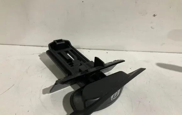 Mercedes-Benz CLS C219 Hand brake release handle 2114200077