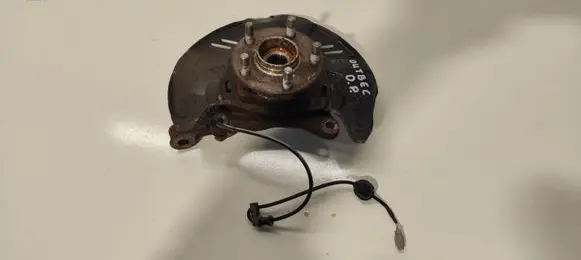 Subaru Outback Front wheel hub