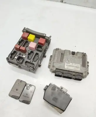 Renault Laguna II Engine ECU kit and lock set 8200311550 8200384493 0281011724