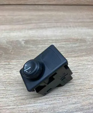 Nissan Almera N16 Wing mirror switch 