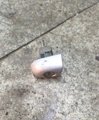 BMW 3 E46 Front door lock (next to the handle) 8253473