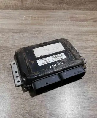 Renault Scenic I Engine control unit/module ECU 8200028833 S110137001