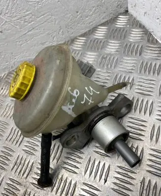 Audi A6 S6 C5 4B Master brake cylinder 101973