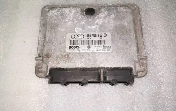 Audi A3 S3 8L Engine control unit/module 06A906018CD 0261204993