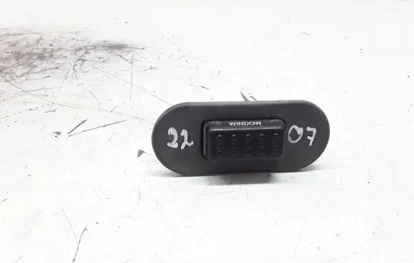 Hyundai Santa Fe Tailgate glass/window release handle 