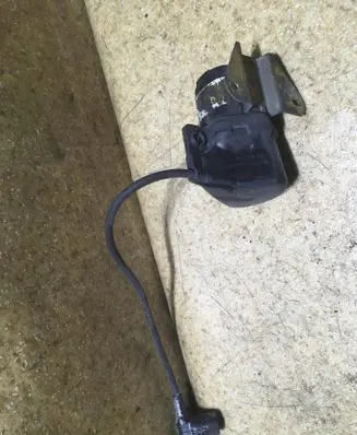 Mercedes-Benz E W124 High voltage ignition coil 0001582285