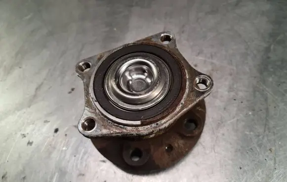 Volvo S60 Front wheel bearing hub 