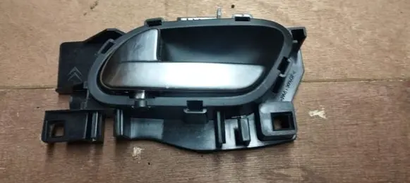 Peugeot 208 Front door interior handle 96605254VV