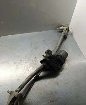 Audi A4 S4 B7 8E 8H Front wiper linkage and motor 8e1955119
