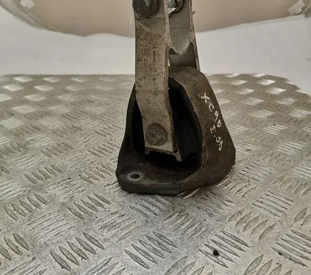 Volvo XC90 Engine mount bracket 31339951