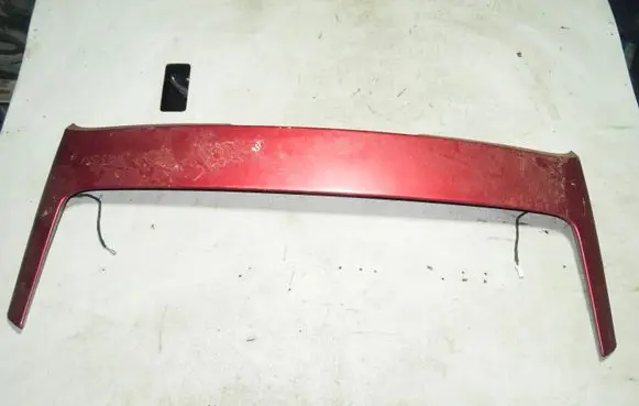 Tailgate/trunk spoiler