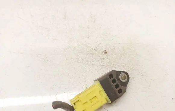 Toyota Avensis T250 Airbag deployment crash/impact sensor 8983133020