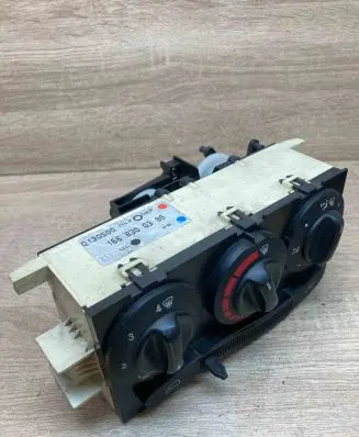 Mercedes-Benz A W168 Climate control unit 1688300385 Q130500