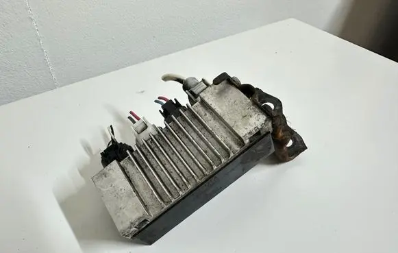 Toyota Avensis T270 Glow plug pre-heat relay 2855130010