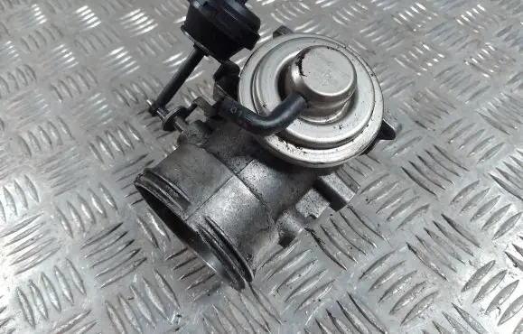 Volkswagen Touareg I Throttle valve 070128070C 226412008