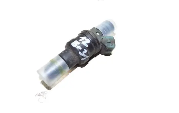 BMW 8 E31 Fuel injector 0280150715