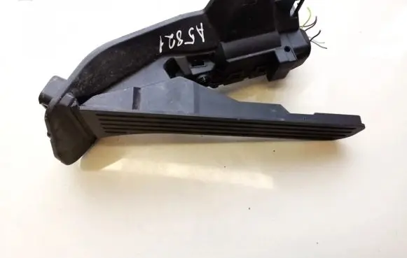 Volkswagen Jetta VI Accelerator throttle pedal 1k2721503aj 1k2721503ajcy