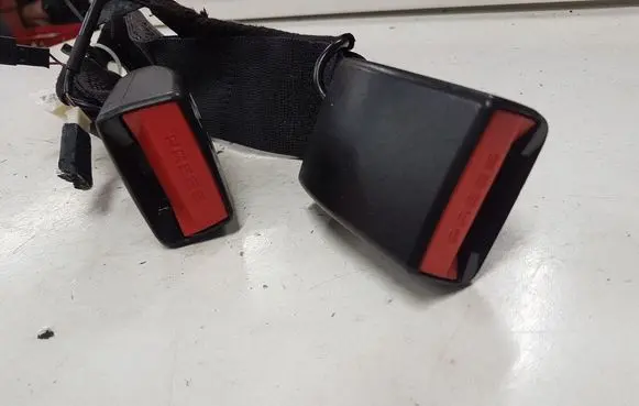 BMW 3 F30 F35 F31 Middle seatbelt buckle (rear) 7266351