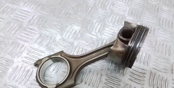 Volvo S90, V90 Piston with connecting rod