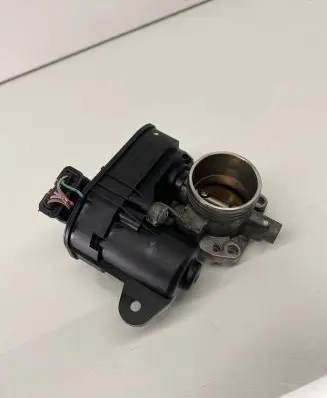 Peugeot 208 Throttle valve 9673622380 27633K02