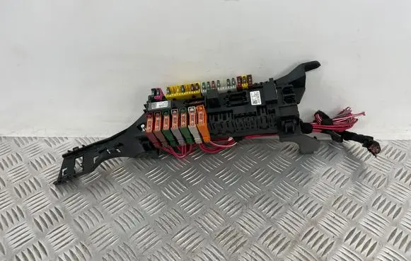 Mercedes-Benz GL X166 Fuse module A1665402350