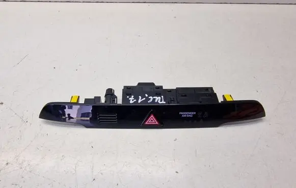 Hyundai Tucson TL Hazard light switch 93700D7800 3D136N1000 93700D7XXX