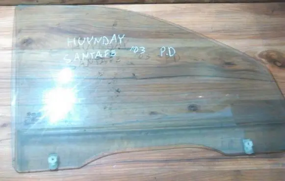 Hyundai Santa Fe Front door window glass four-door