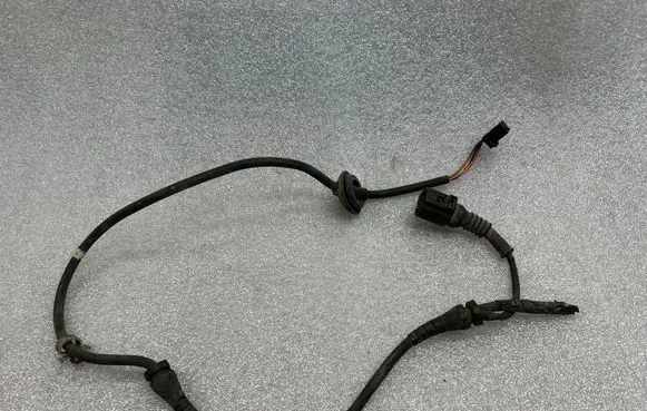 Audi A6 S6 C5 4B ABS brake wheel speed sensor 4B0927803E