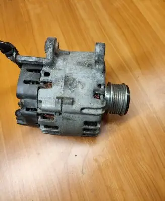 Volkswagen PASSAT B7 Generator/alternator 03L903023A 210113712 2608901A