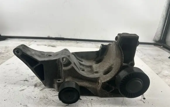 BMW 1 E81 E87 Generator/alternator bracket 13992010