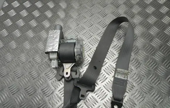 Toyota Prius (XW20) Front seatbelt 7L8230P