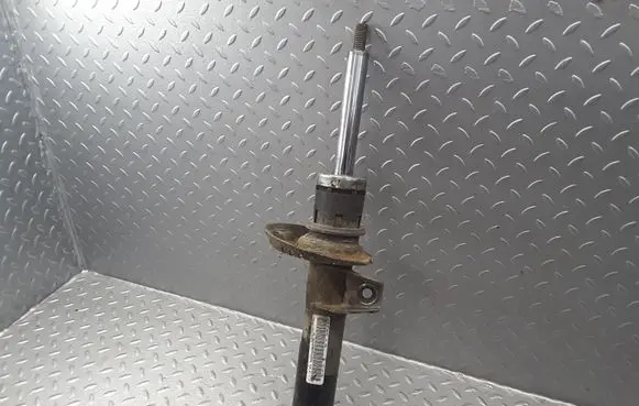 Volkswagen Jetta V Front shock absorber/damper 1K0400039