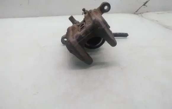 Honda CR-V Rear brake caliper