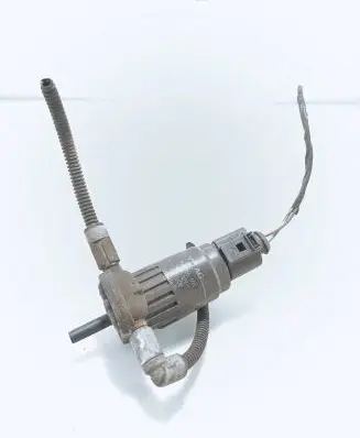 Skoda Octavia Mk2 (1Z) Windscreen/windshield washer pump 1K6955651 SG712V 16000415