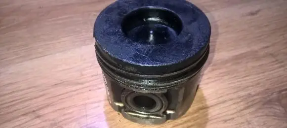 Piston